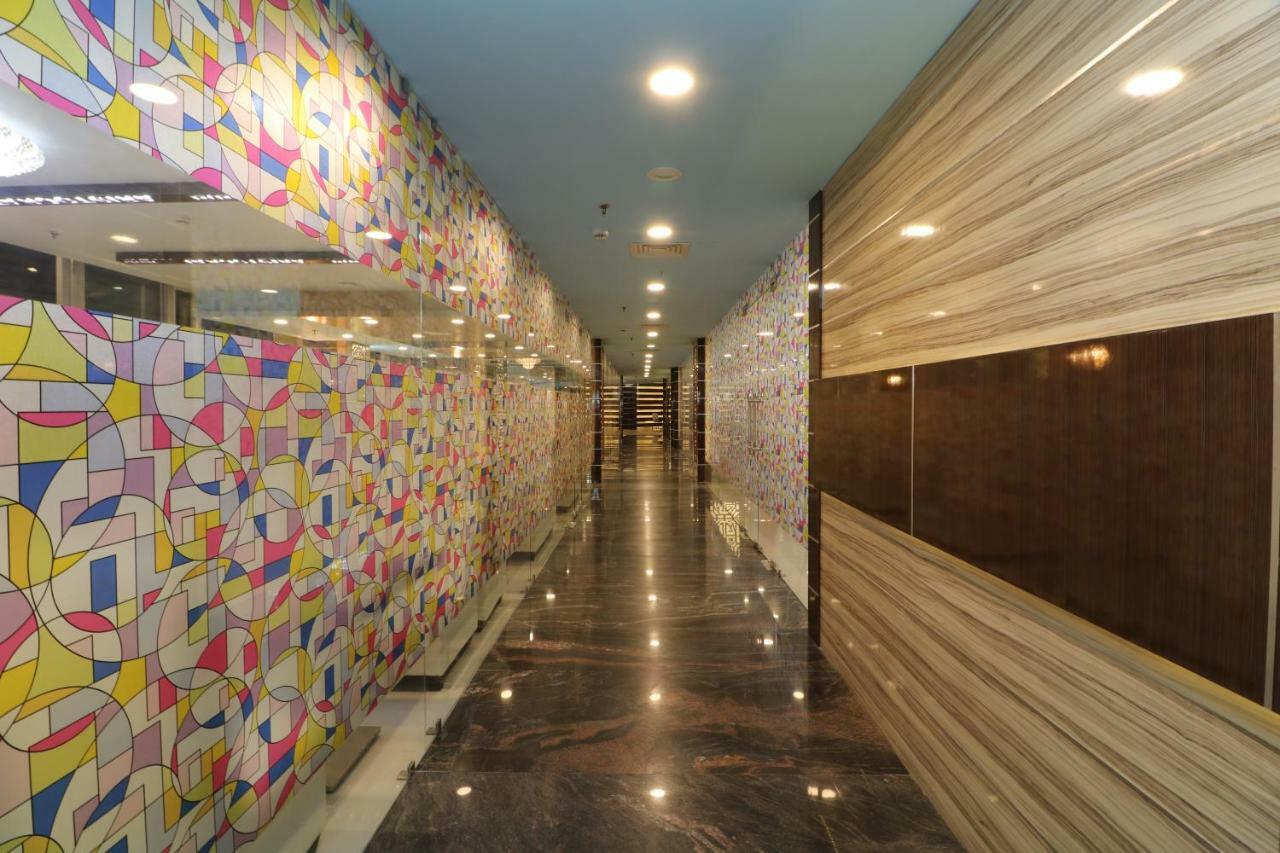 כלכותה Aristocrat Hotel מראה חיצוני תמונה