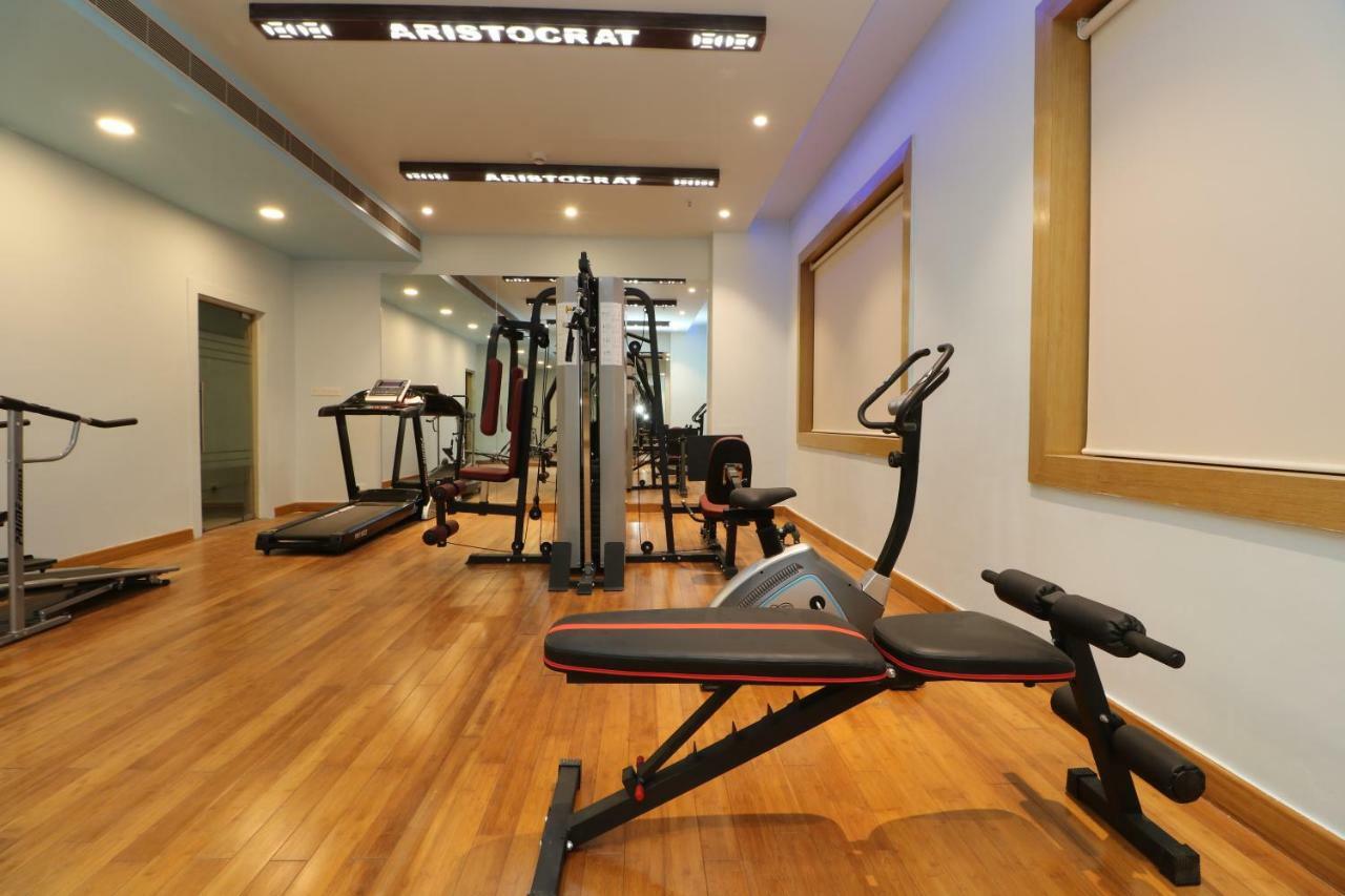 כלכותה Aristocrat Hotel מראה חיצוני תמונה