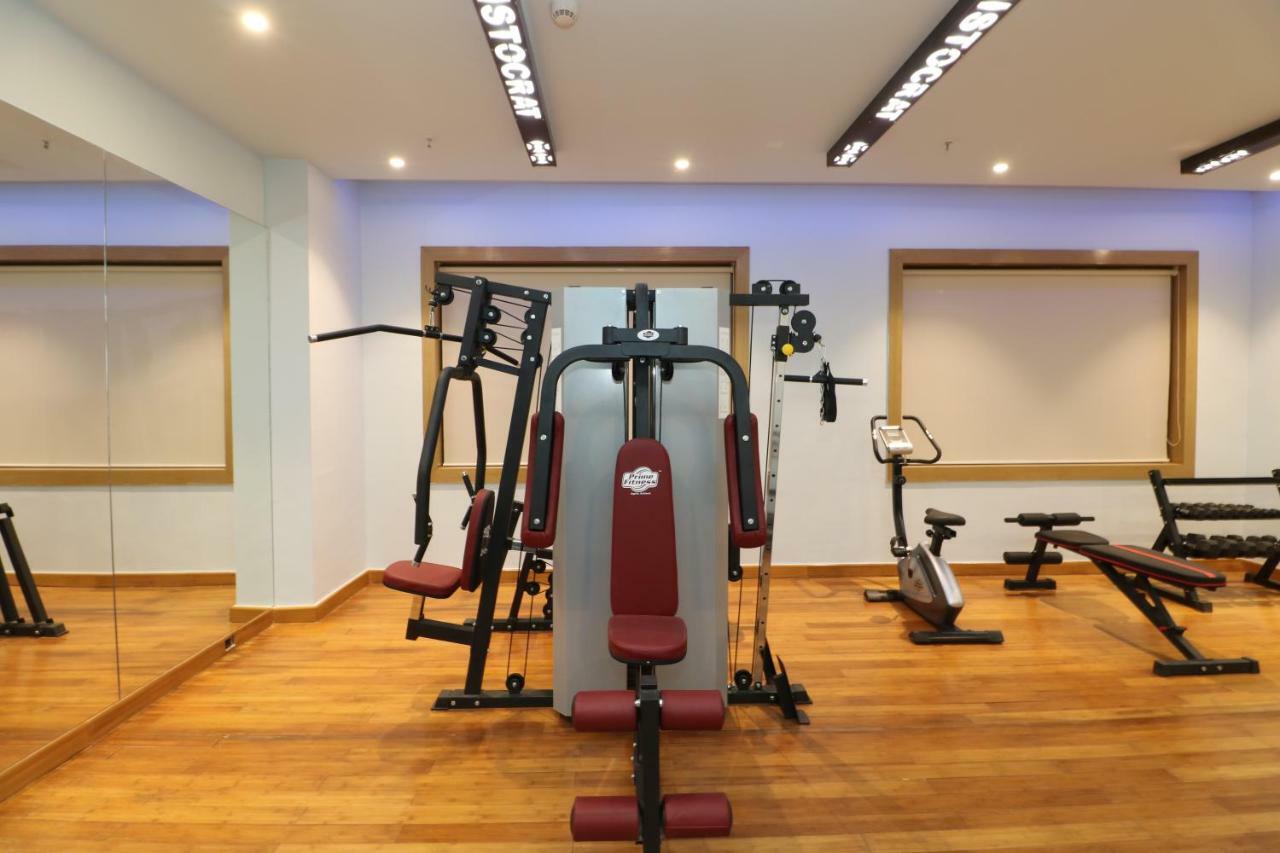 כלכותה Aristocrat Hotel מראה חיצוני תמונה